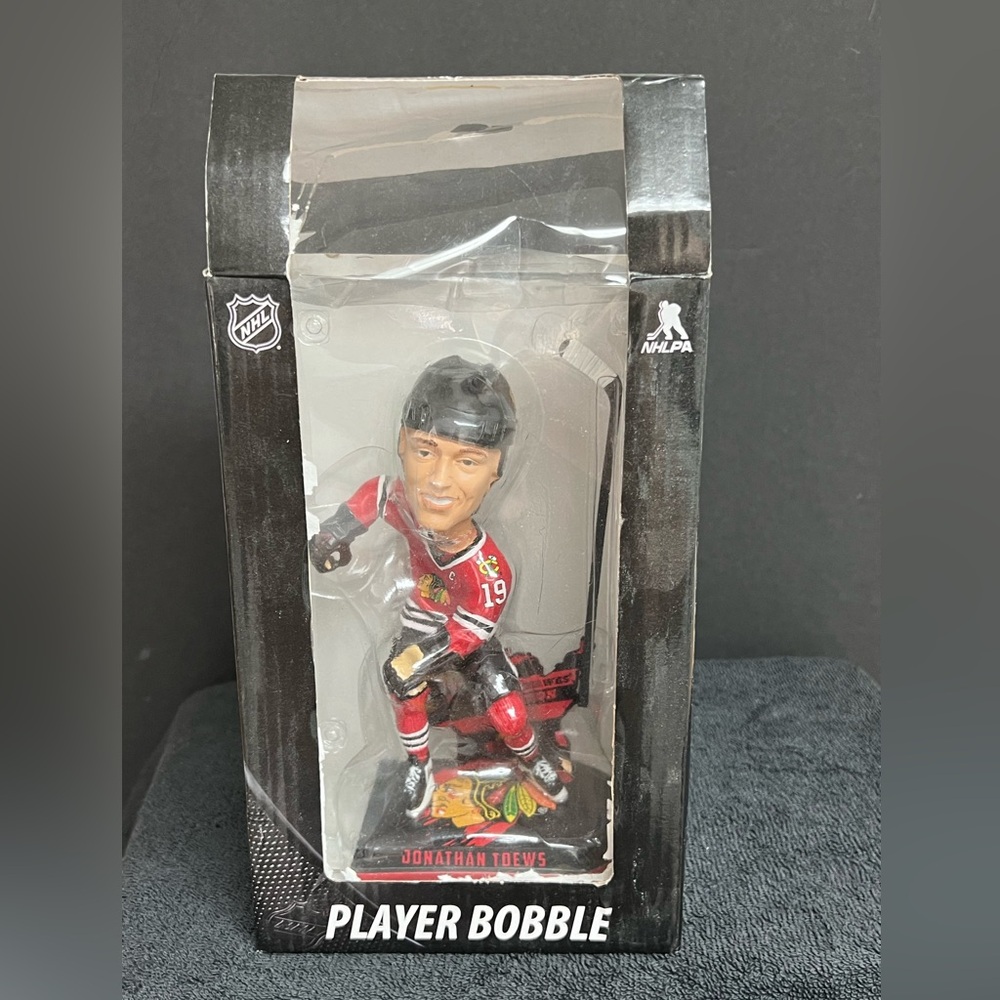 NIB 2016 JONATHAN TOEWS CHICAGO BLACKHAWKS BOBBLEHEAD NATION BASE SERIES
